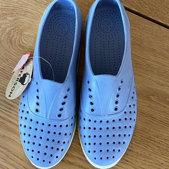 Native Jefferson shoes. Sz 8 Lavender and cream BNWT - Picture 3 of 7